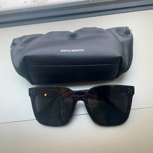 Like New Gentle Monster Her 01 Flatba Sunglasses